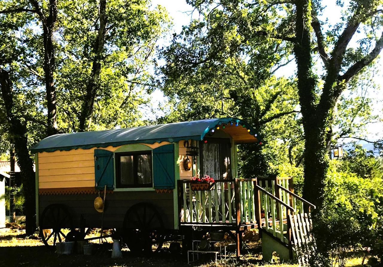 "La Brindille" Roulotte Tzigane De Charme Hebergement Insolite Saint-Paul-en-Foret Bagian luar foto
